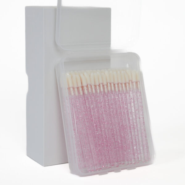 LIP APPLICATOR